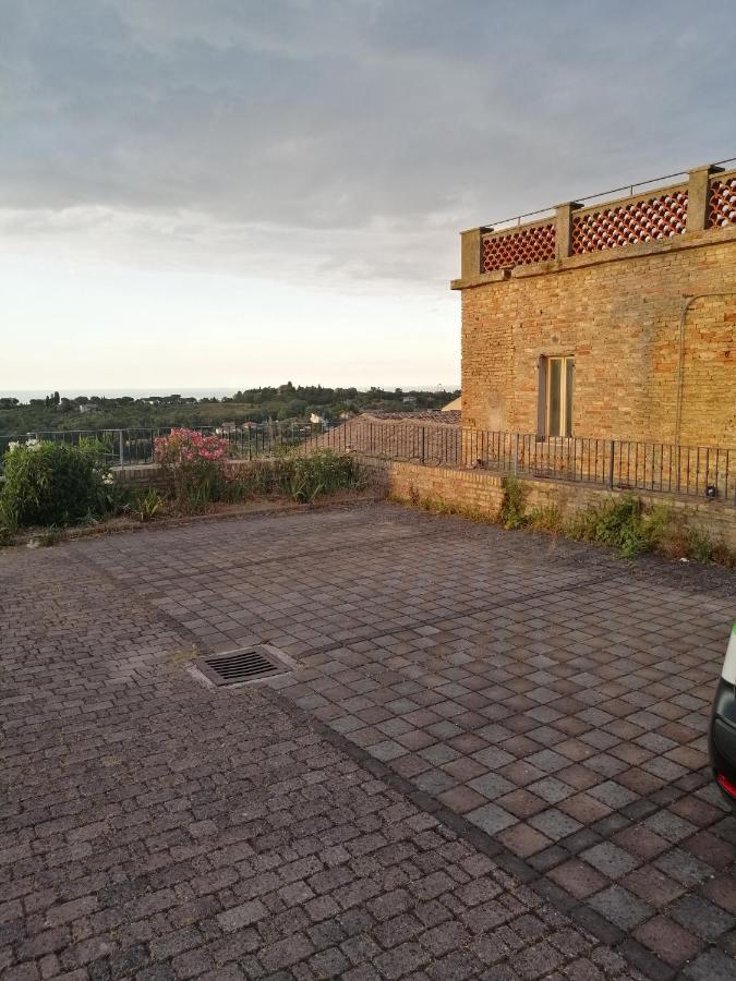 Hotel Belvedere House Civitanova Alta Exterior foto